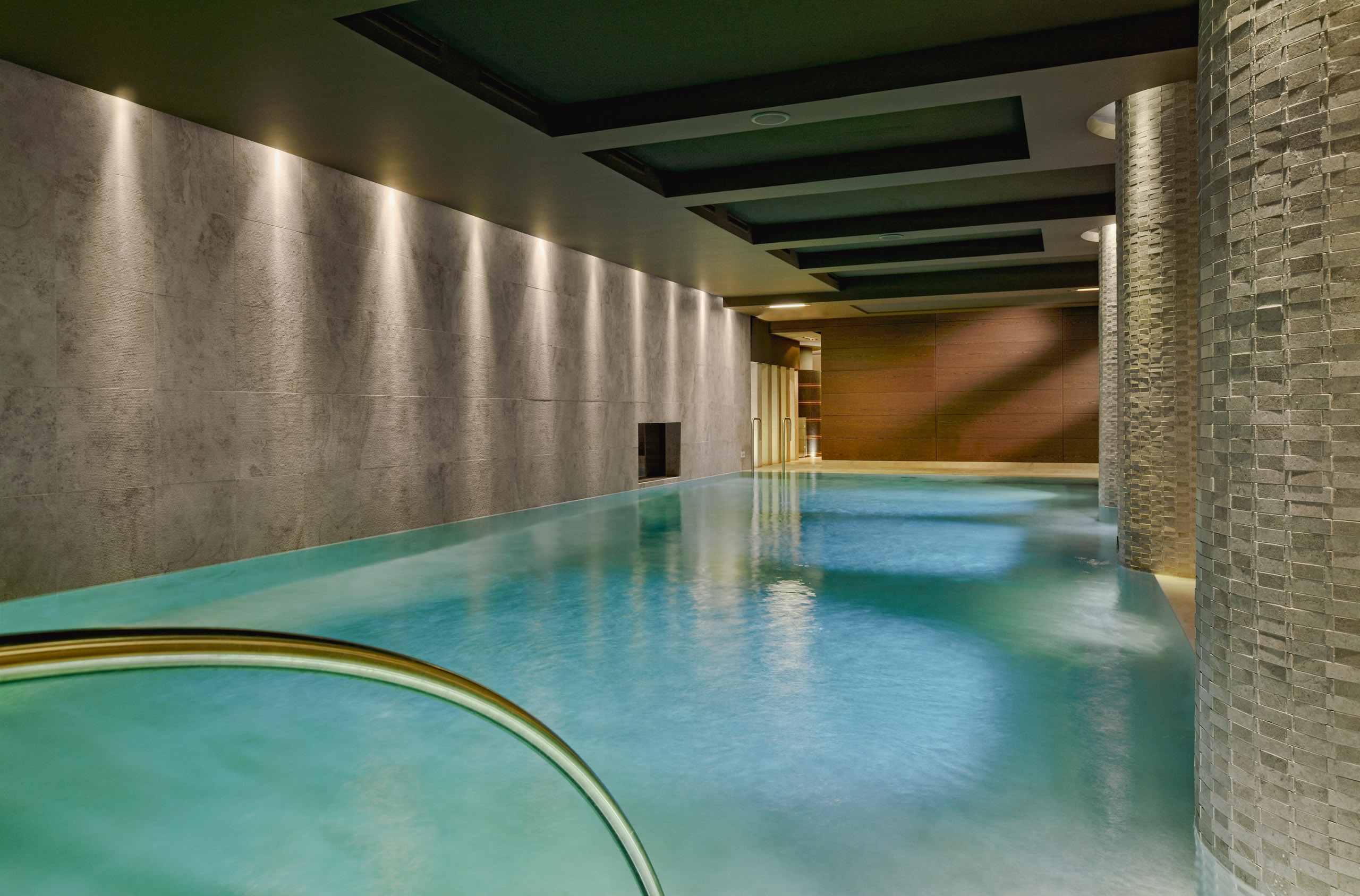 Guarda Golf Hotel Residences Crans Montana Swimming Pool