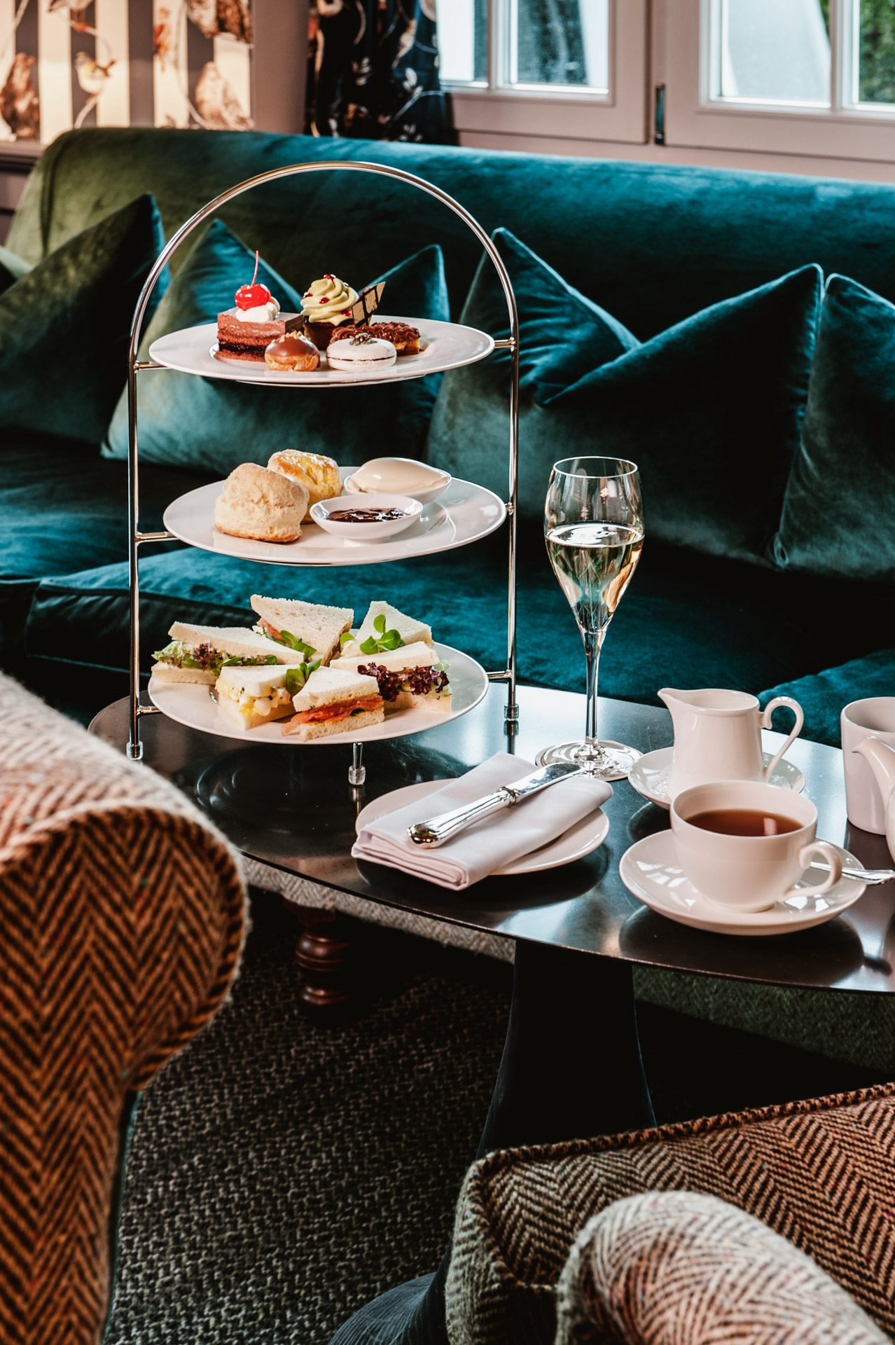 Swiss Deluxe Hotels Stories Summer 2021 Embedded Among Five Mountains 02 Afternoon Tea (1) Ecirgb