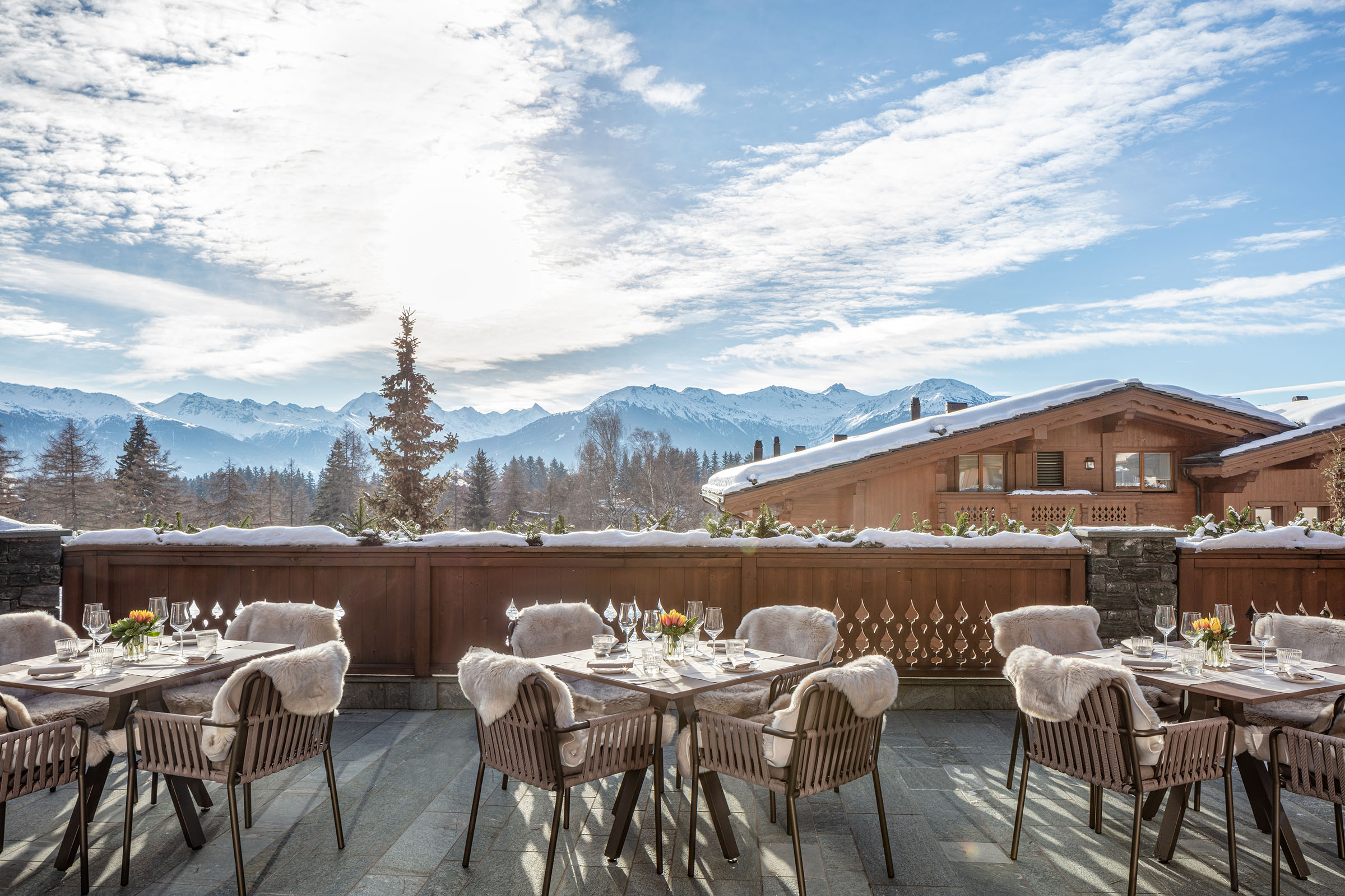 Swiss Deluxe Hotels Guarda Golf Terrace In Winter 01