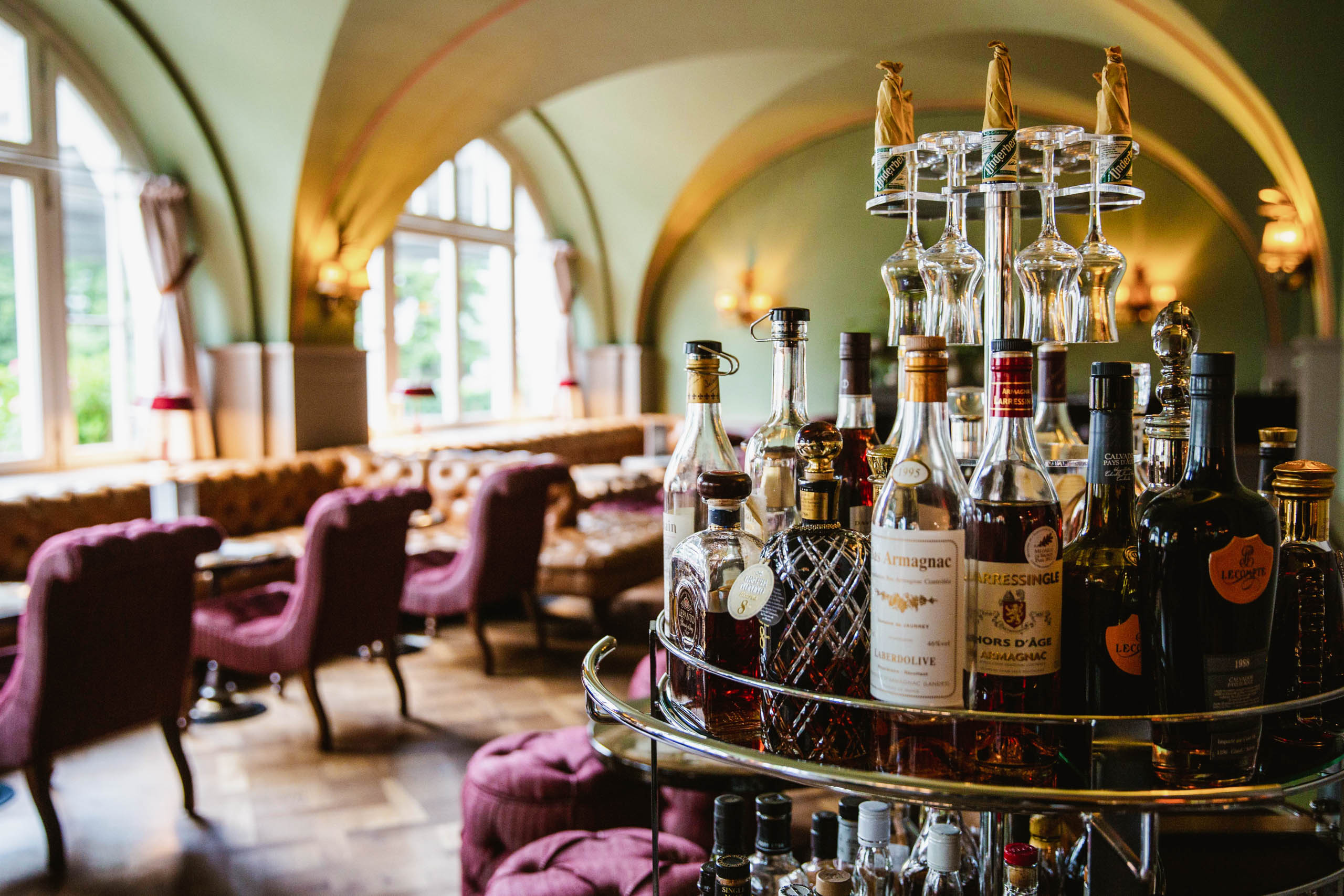 Swiss Deluxe Hotels Stories Summer 2021 Le Grand Bellevue Gstaad 09 Le Grand Bellevue The Bar 02 Ecirgb