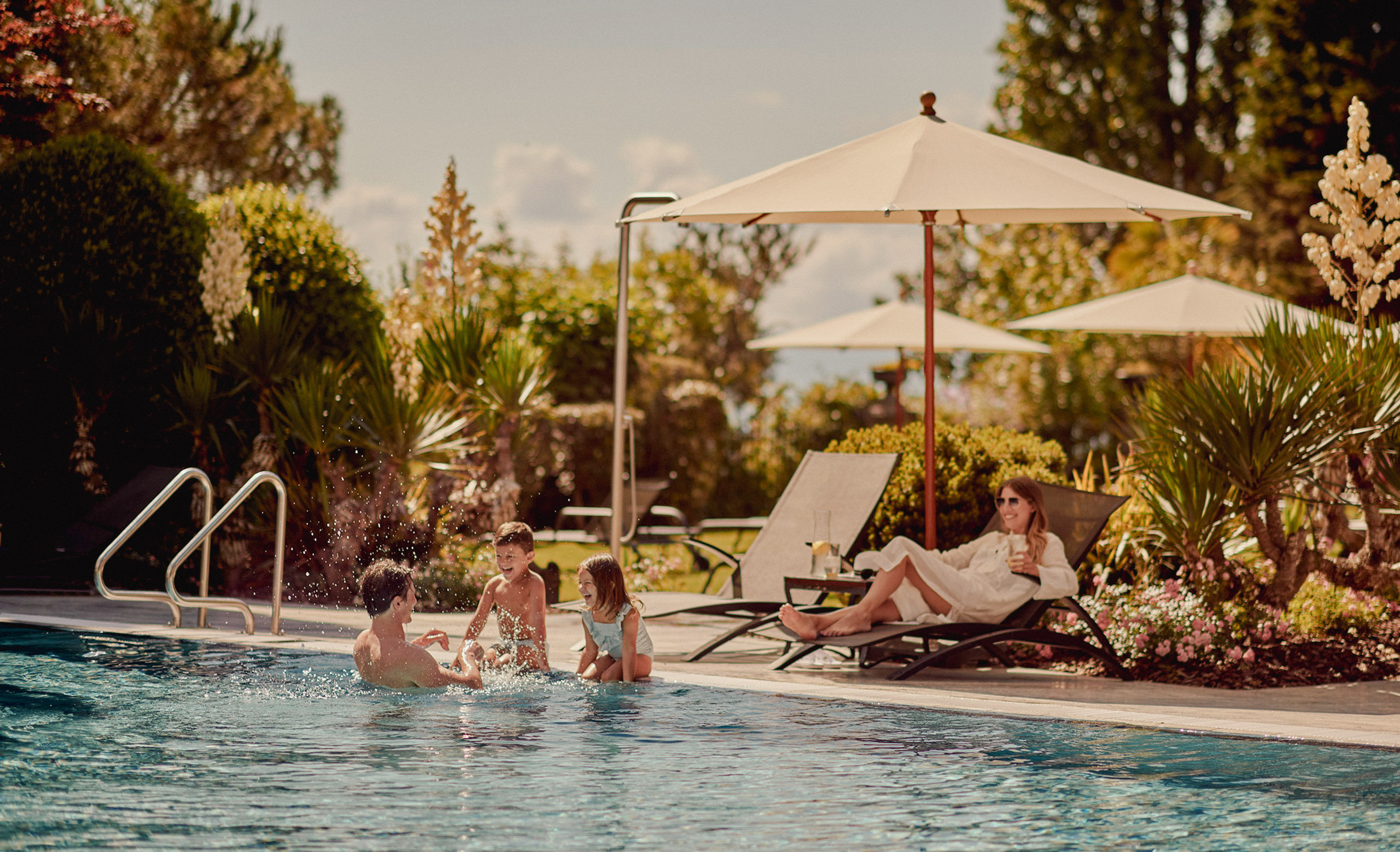 Fairmont Le Montreux Palace Hotel Outdoor Pool In Summer