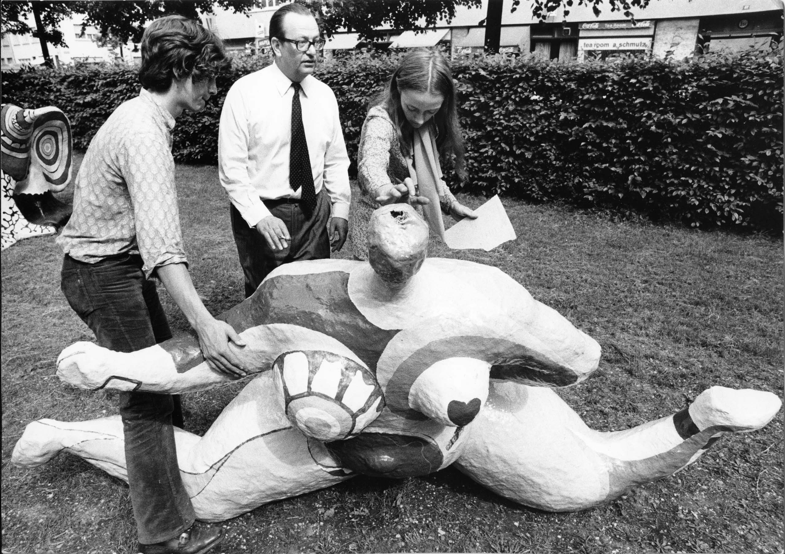 Swiss Deluxe Hotels Stories Winter 2020 Art Basel History 13 ART 01 70 St.Phalle+Handschin#184D Sw