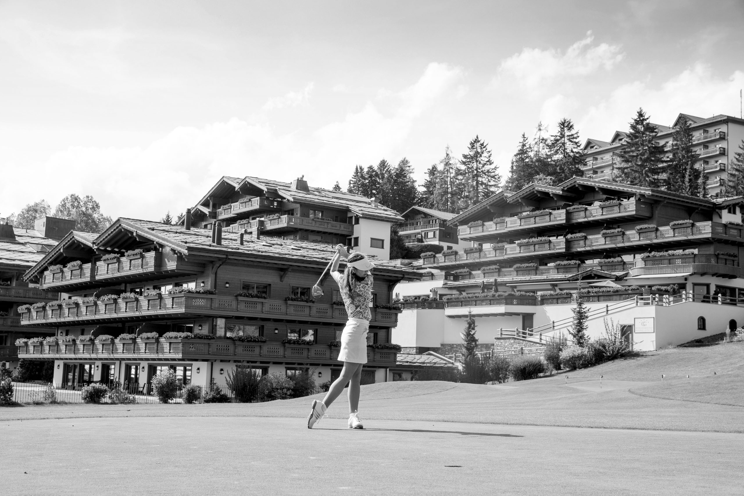 Swiss Deluxe Hotels Stories Summer 2021 Badass Golf 01 Golfer Sw Ecirgb
